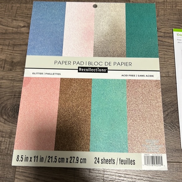 Cricut Disney Bundle - Picture 2 of 8